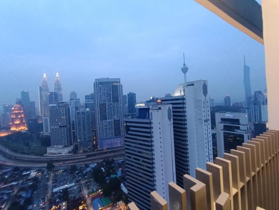 Cl 27A Insta Klcc View & Infinity Pool View Daire Kuala Lumpur Dış mekan fotoğraf