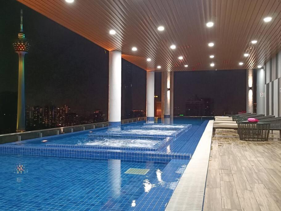 Cl 27A Insta Klcc View & Infinity Pool View Daire Kuala Lumpur Dış mekan fotoğraf