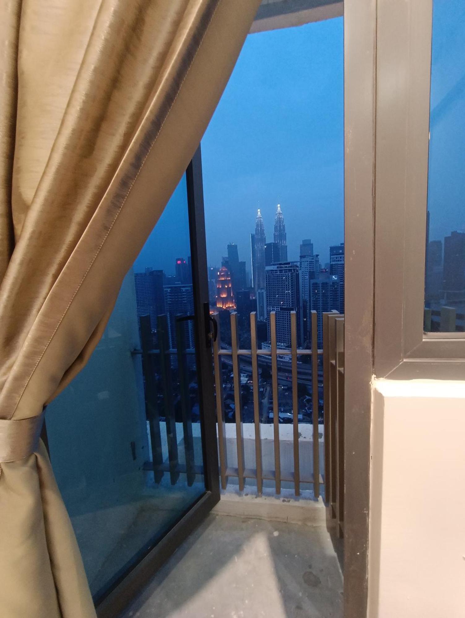 Cl 27A Insta Klcc View & Infinity Pool View Daire Kuala Lumpur Dış mekan fotoğraf