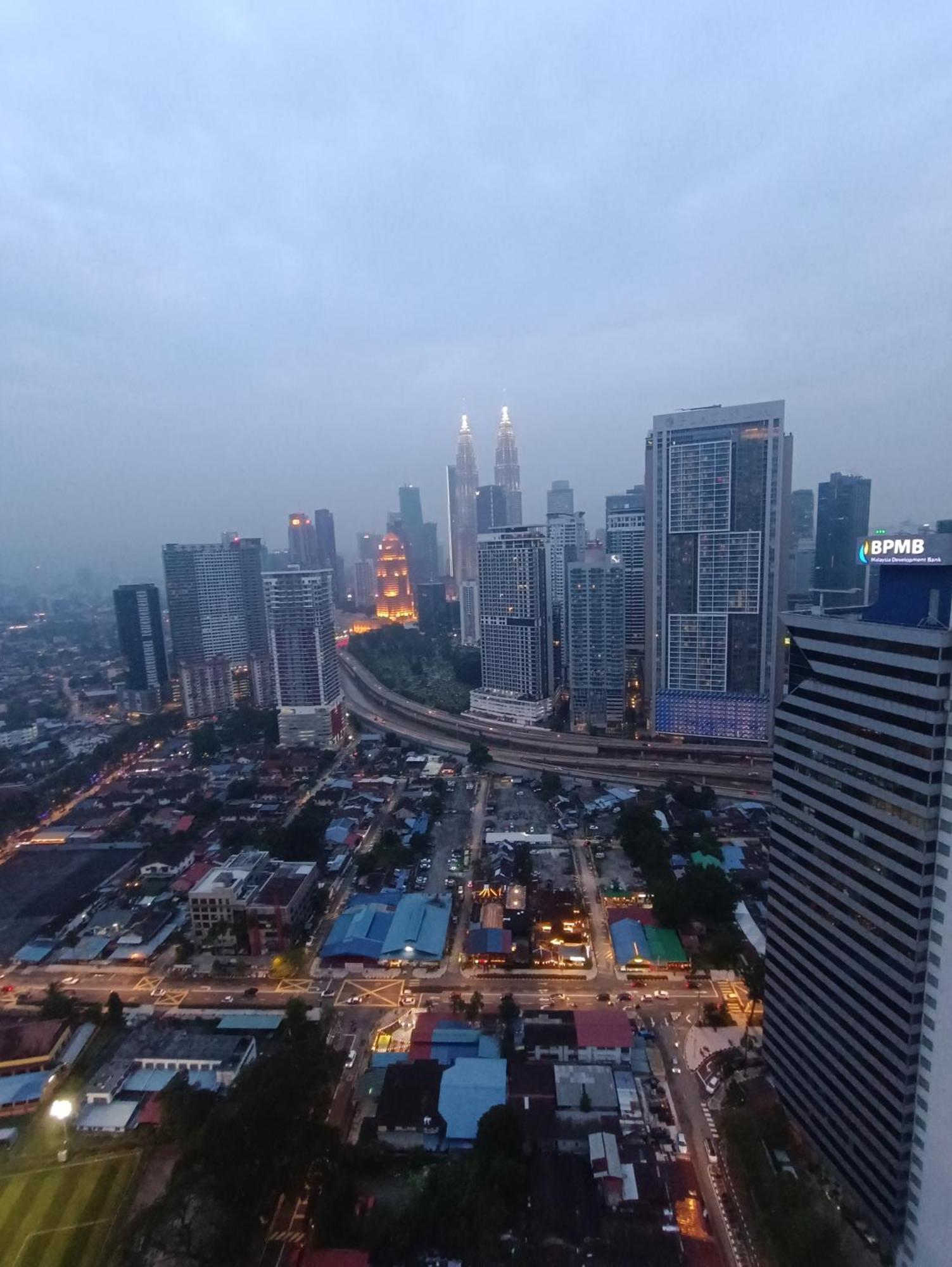 Cl 27A Insta Klcc View & Infinity Pool View Daire Kuala Lumpur Dış mekan fotoğraf