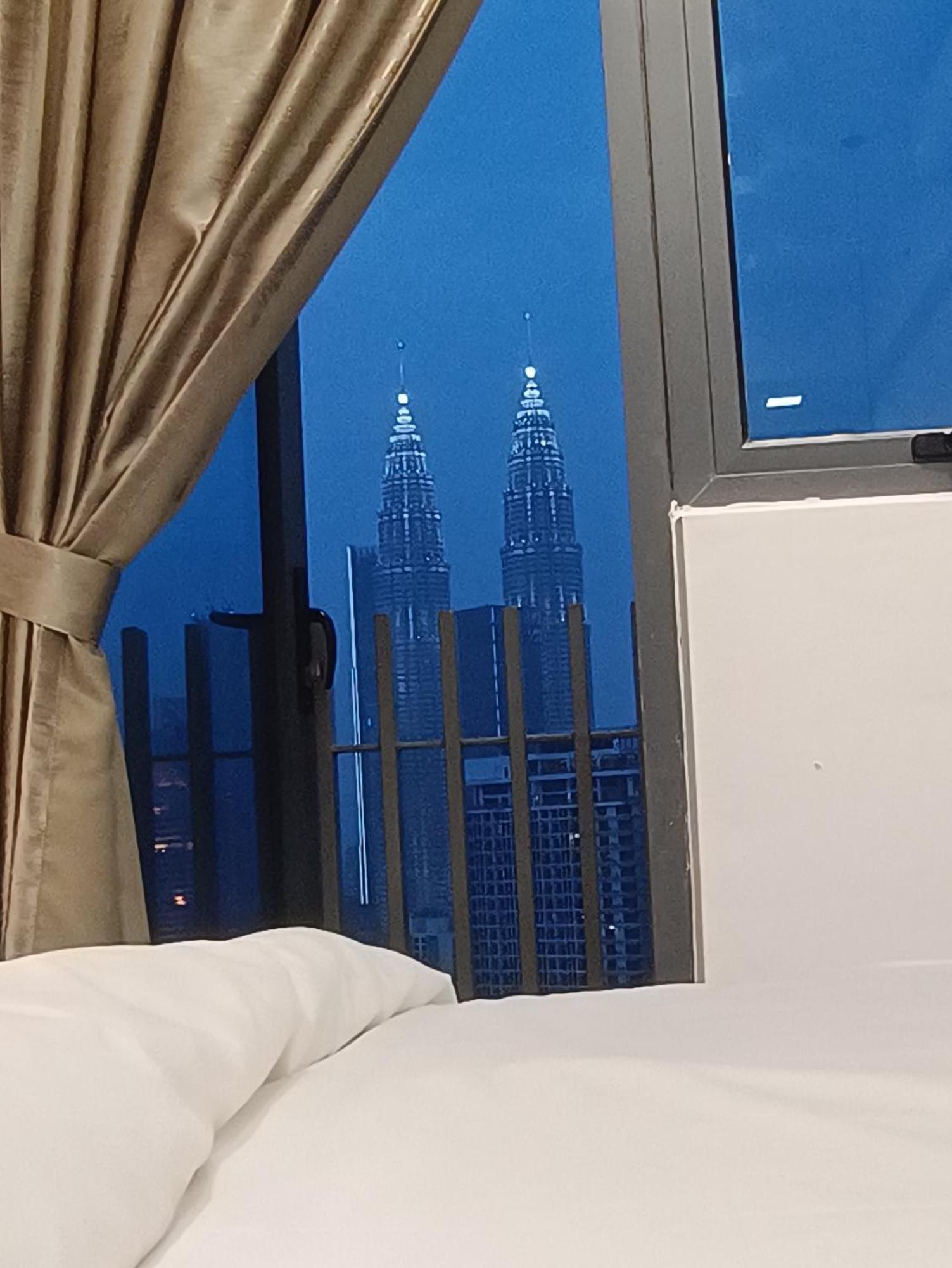 Cl 27A Insta Klcc View & Infinity Pool View Daire Kuala Lumpur Dış mekan fotoğraf